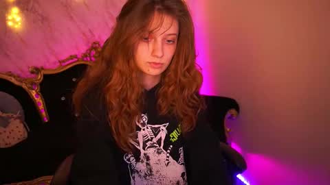 Snapshot of cuteefoxy chatting on January 16, 2:32 pm Foxy online show from January 16, 2:32 pm