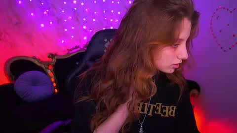 Snapshot of cuteefoxy chatting on February 23, 2:58 pm Foxy online show from February 23, 2:58 pm