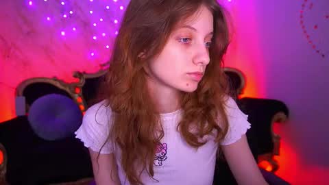 Snapshot of cuteefoxy chatting on March 3, 1:50 pm Foxy online show from March 3, 1:50 pm