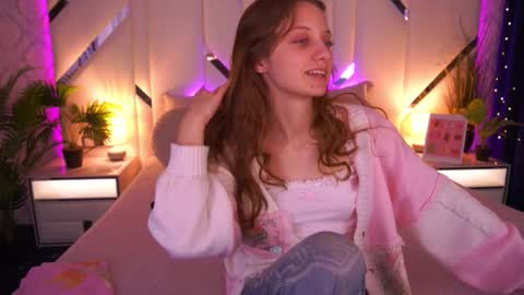 Snapshot of cuteefoxy chatting on March 13, 2:12 pm Foxy online show from March 13, 2:12 pm