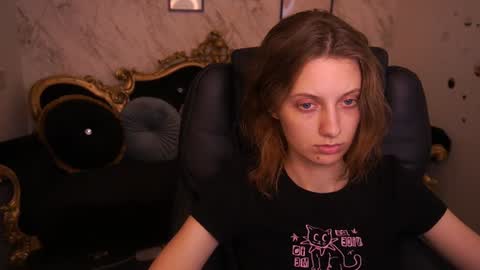 Foxy online show from June 19, 12:42 pm
