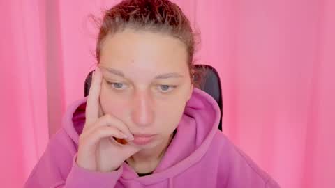 Elli online show from October 22, 9:31 am