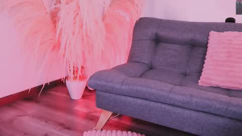 Zoe  online show from December 2, 4:29 am