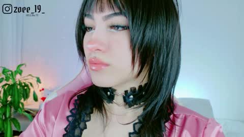 Zoe  online show from May 2, 3:55 am