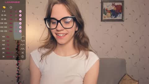 Snapshot of cutefluffy chatting on November 1, 8:33 pm Melisa online show from November 1, 8:33 pm