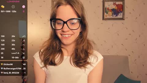 Snapshot of cutefluffy chatting on November 15, 8:27 pm Melisa online show from November 15, 8:27 pm