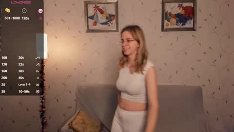 Snapshot of cutefluffy chatting on December 5, 8:05 pm Melisa online show from December 5, 8:05 pm