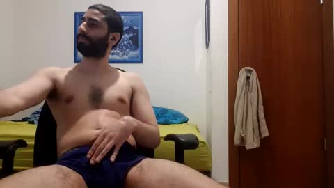 Snapshot of cuteguy52 chatting on April 8, 10:10 pm cuteguy52 online show from April 8, 10:10 pm