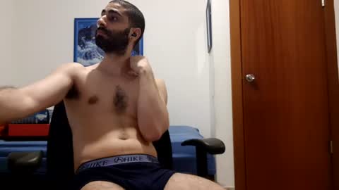 Snapshot of cuteguy52 chatting on June 16, 10:45 pm cuteguy52 online show from June 16, 10:45 pm