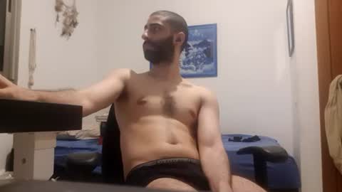 Snapshot of cuteguy52 chatting on July 22, 12:02 am cuteguy52 online show from July 22, 12:02 am