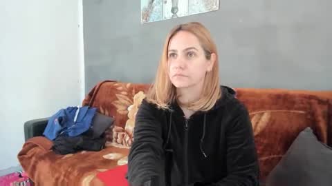 Snapshot of cutehana chatting on March 8, 1:15 pm MADY online show from March 8, 1:15 pm