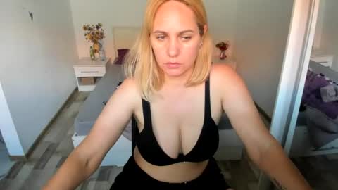 Snapshot of cutehana chatting on July 14, 2:12 pm MADY online show from July 14, 2:12 pm