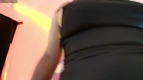 Snapshot of cutejess45 chatting on May 28, 8:44 am tell me jess online show from May 28, 8:44 am