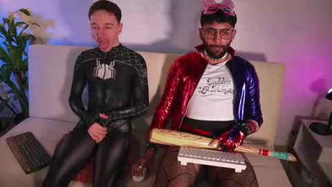 Snapshot of cutelatinboy97 chatting on October 30, 7:32 am Camilo online show from October 30, 7:32 am