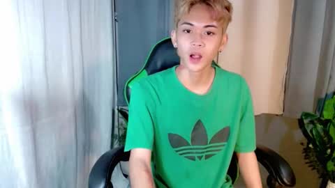 Snapshot of cuteleemoreno chatting on February 3, 9:14 am cuteleemoreno online show from February 3, 9:14 am