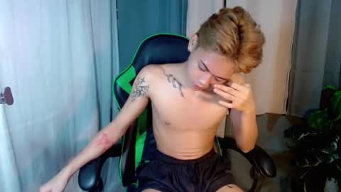 Snapshot of cuteleemoreno chatting on February 4, 9:20 pm cuteleemoreno online show from February 4, 9:20 pm