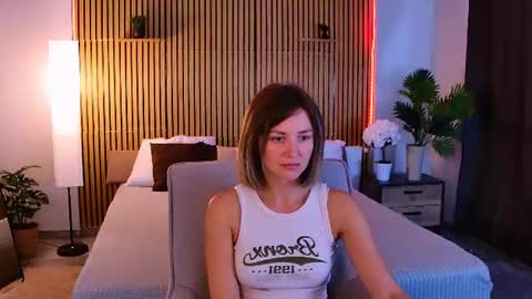 cutemirage online show from June 18, 2:43 pm