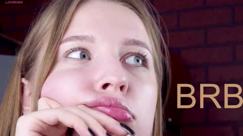 Rina online show from November 7, 6:13 am