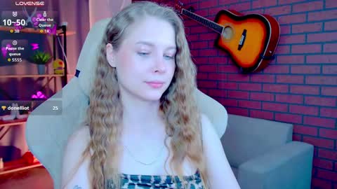 Snapshot of cutemousee chatting on May 20, 6:19 am Rina online show from May 20, 6:19 am