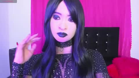 Snapshot of cutenaked_8 chatting on July 18, 12:04 am Natalie online show from July 18, 12:04 am