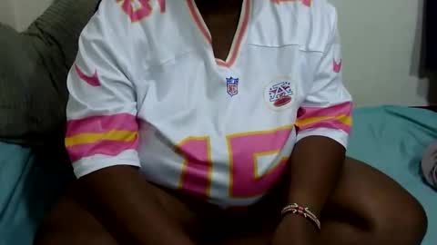 cutermilly online show from October 25, 3:18 pm