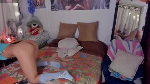 cuteweed420 online show from October 27, 3:43 am