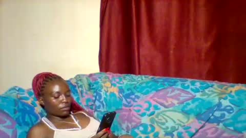 cutey_lunar online show from January 30, 7:15 pm