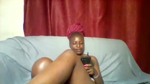 cutey_lunar online show from February 8, 9:35 am