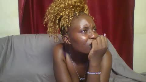 cutey_lunar online show from February 26, 10:09 pm