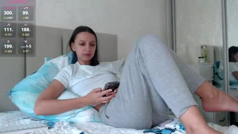 Snapshot of cutie_and_sexy chatting on June 3, 5:32 am Alisa online show from June 3, 5:32 am