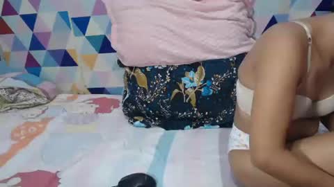 bella online show from October 22, 3:01 pm