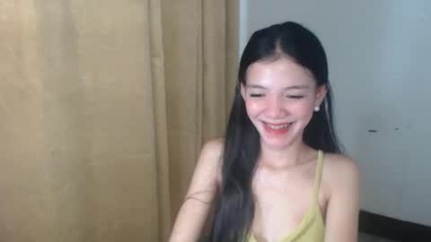 Snapshot of cutie_cristelle chatting on November 8, 7:52 am cutie_cristelle online show from November 8, 7:52 am