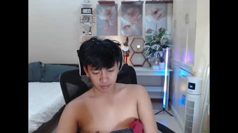 Neil Taylor online show from November 18, 6:56 pm