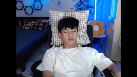 Neil Taylor online show from December 19, 8:21 am