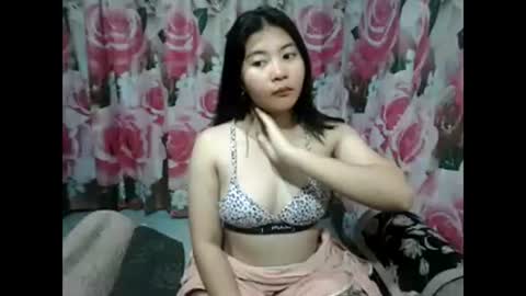 Snapshot of cutie_ethel chatting on May 2, 12:04 am cutie_ethel online show from May 2, 12:04 am