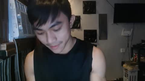 Snapshot of cutie_hunk69 chatting on June 6, 3:00 am cutie_hunk69 online show from June 6, 3:00 am