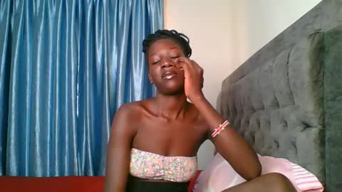 Snapshot of cutie_liqy chatting on December 15, 9:46 am Liqy online show from December 15, 9:46 am