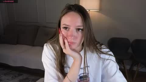Snapshot of cutie_naughty_girl chatting on June 21, 8:17 am Kate online show from June 21, 8:17 am