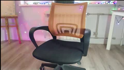 Snapshot of cutie_peach chatting on February 14, 1:19 pm cutie_peach online show from February 14, 1:19 pm