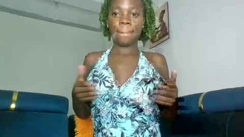 Snapshot of cutie_plush chatting on July 11, 7:49 pm cutieplush online show from July 11, 7:49 pm