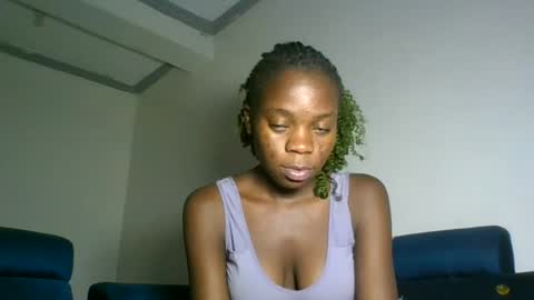Snapshot of cutie_plush chatting on July 23, 1:58 am cutieplush online show from July 23, 1:58 am
