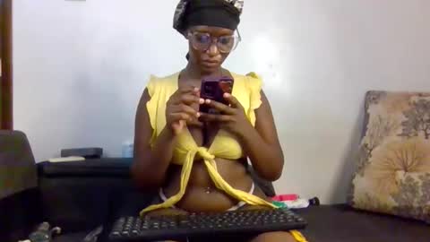 CUTIE online show from March 24, 11:48 am