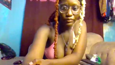 CUTIE online show from April 6, 11:55 am