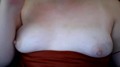 Snapshot of cutiecaleighxo chatting on October 2, 6:37 pm cutiecaleighxo online show from October 2, 6:37 pm