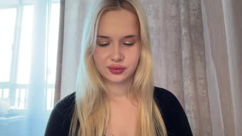 Snapshot of cutiee_chloe chatting on May 26, 5:25 am Chloe online show from May 26, 5:25 am
