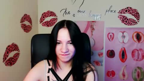Snapshot of cutielady_ chatting on May 29, 6:22 am Emma online show from May 29, 6:22 am