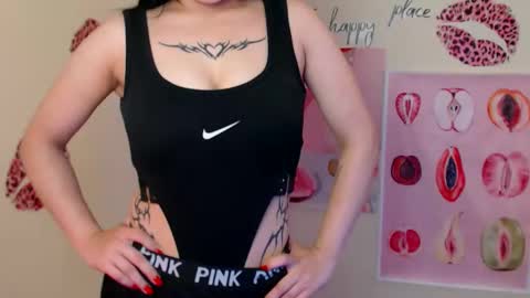 Snapshot of cutielady_ chatting on June 2, 12:18 pm Emma online show from June 2, 12:18 pm