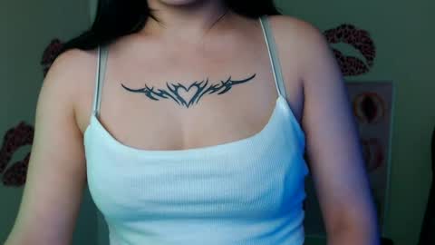 Snapshot of cutielady_ chatting on July 9, 6:17 am Emma online show from July 9, 6:17 am