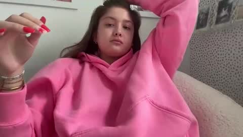 Cutieoggg420 online show from October 15, 5:13 pm