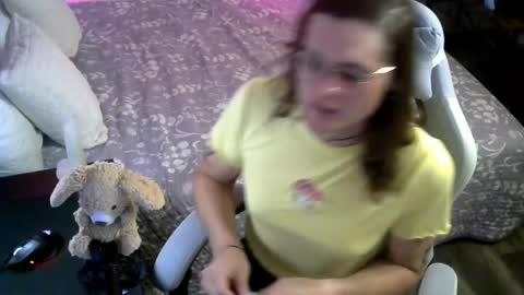cutiepiescarlett online show from May 7, 3:01 am